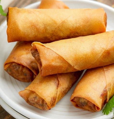 Crispy vegetarian spring rolls